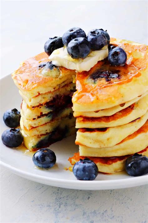 Elevate Brunch: Fluffy Blueberry Pancakes Recipe